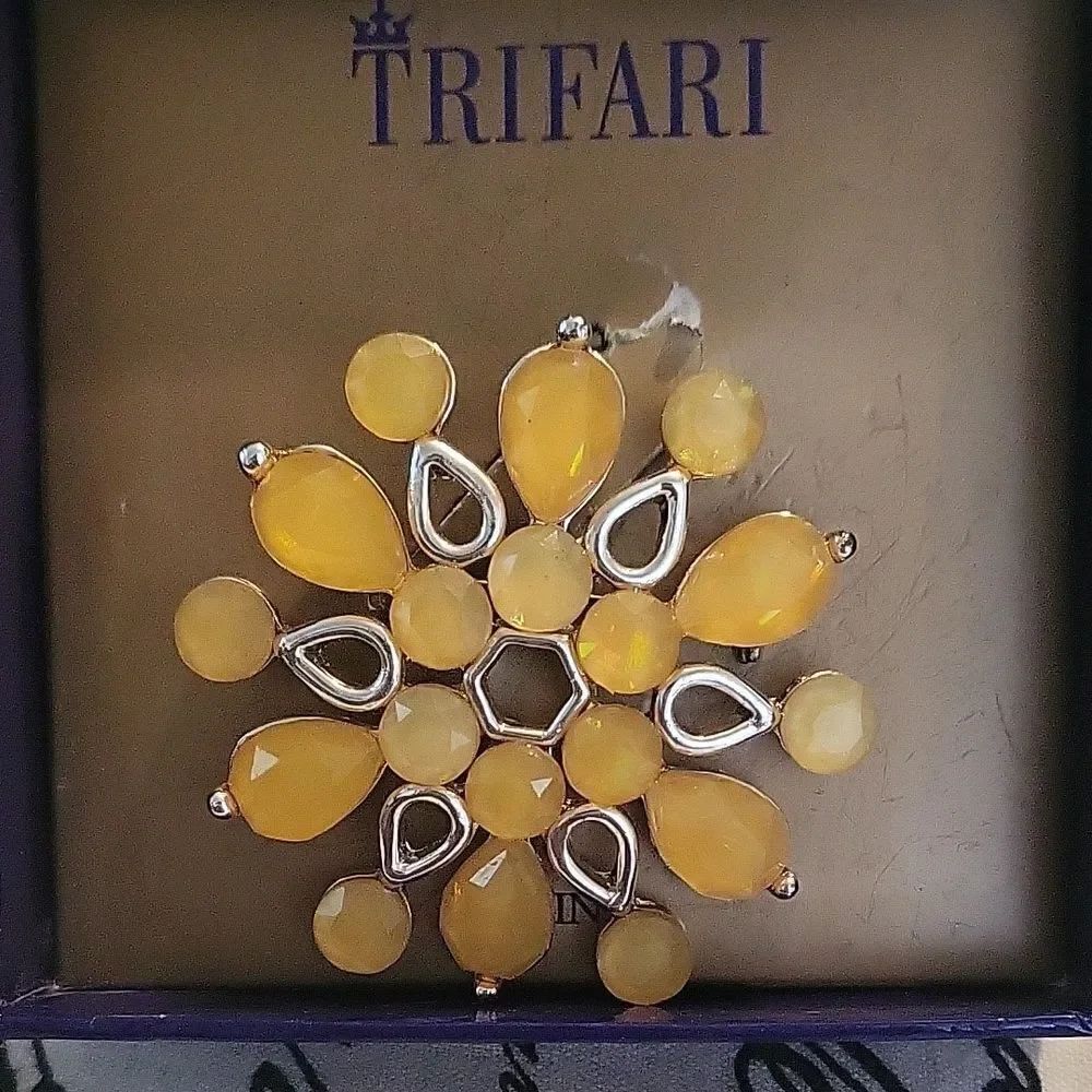 Trifari Gold-Tone Yellow Floral Cluster Brooch